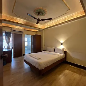 Trekkers Hotel